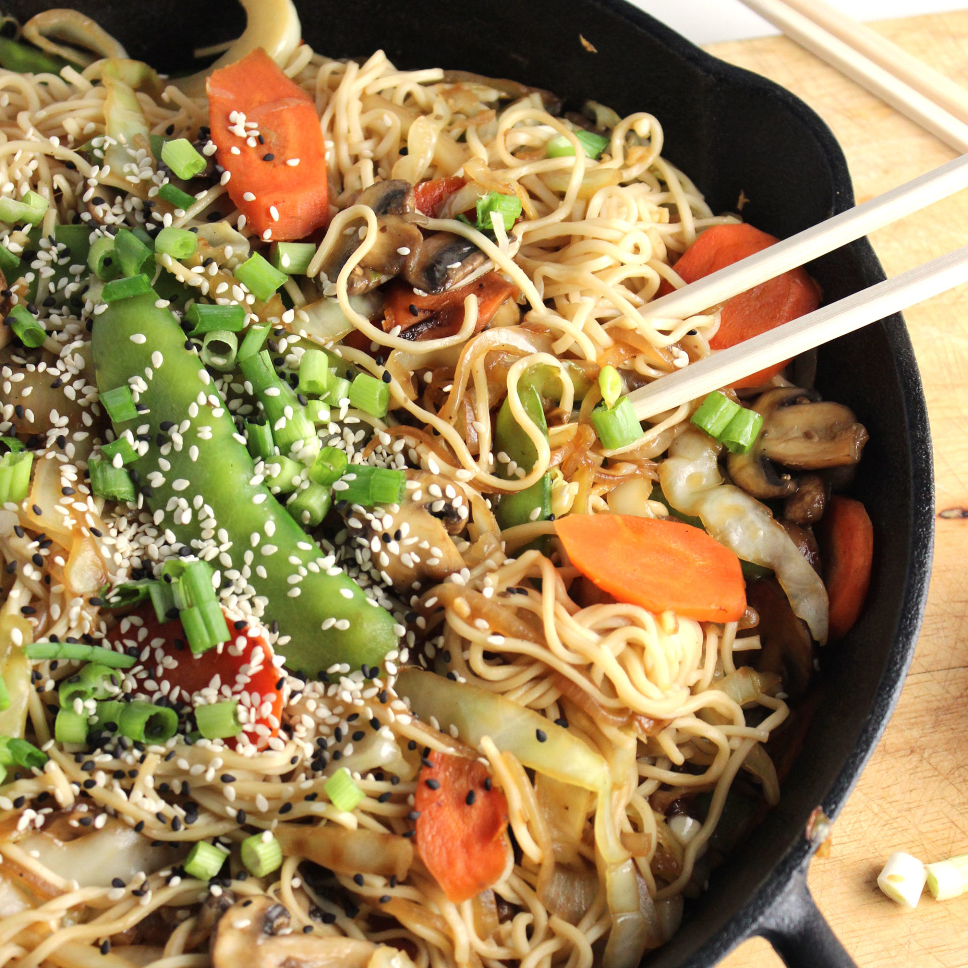 Veggie Chow Mein - Easy Vegan Meal Plan